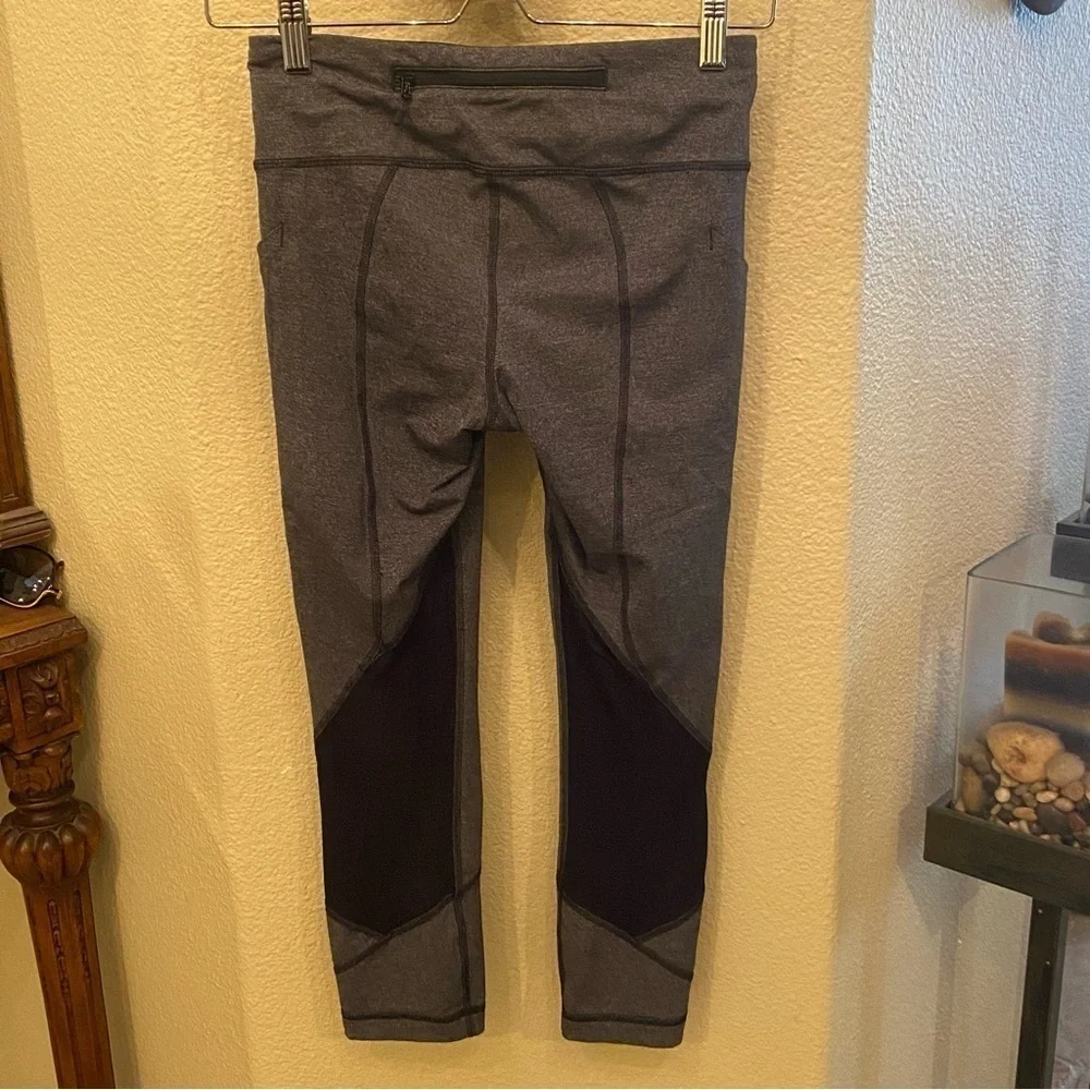 LULULEMON Women Gray Mesh Athletic Cropped Pants Size 4